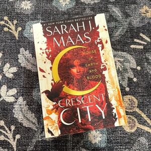 Crescent city book 1 by Sarah J Mass.
